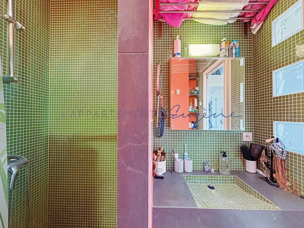 Bathrooms - Duplex with River View in Boulogne-Billancourt