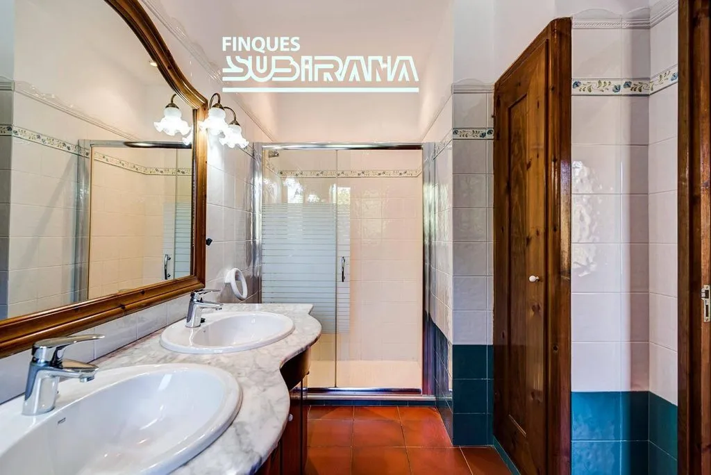 Salles de bain - Restored Farmhouse with Pool in Igualada