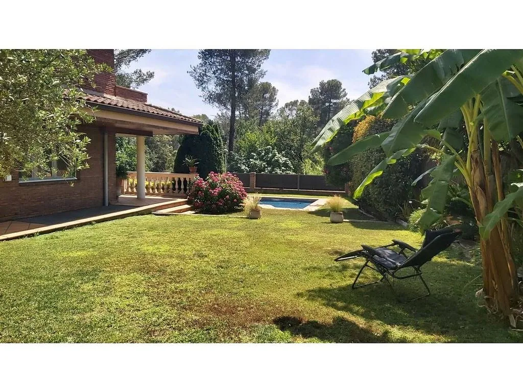 Piscina - Spacious House with Pool in Valldoreix, Sant Cugat
