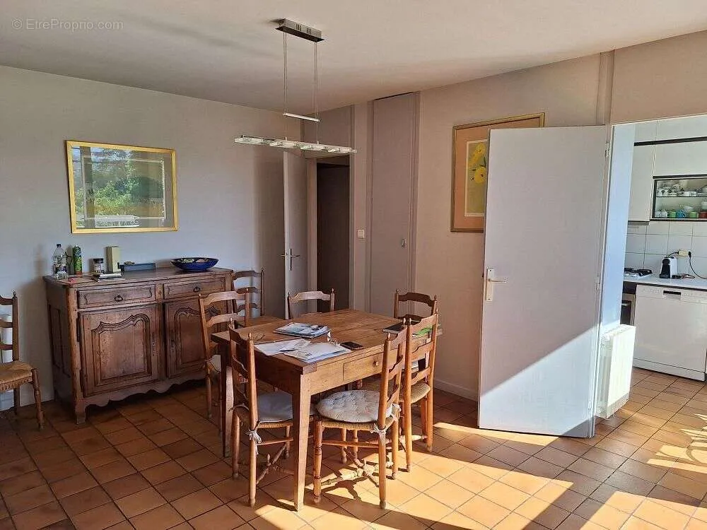Salle à manger - Villa d'Architecte avec Vue sur les Monts du Lyonnais à Lyon-5e