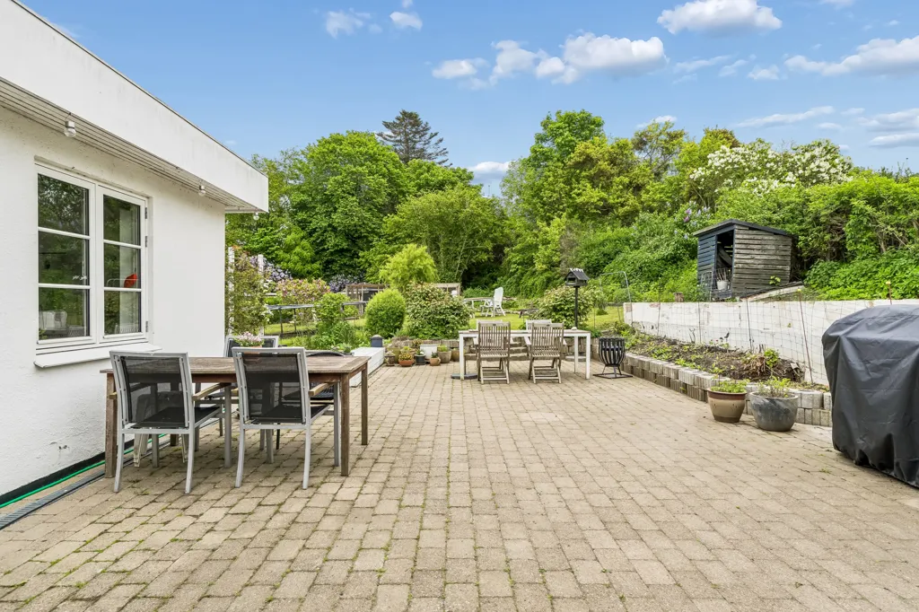 Terrasse - Charming Villa with Garden in Ramløse
