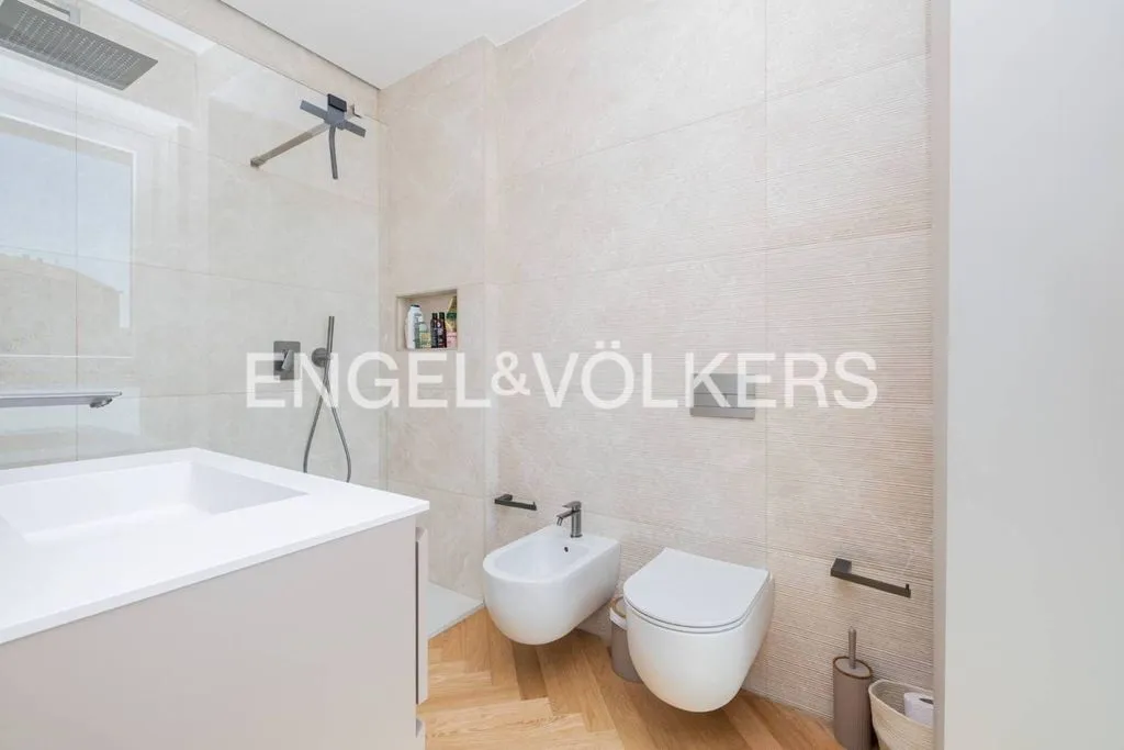 Bathrooms - Luxury Flat with Terrace in Corso Lodi, Milan