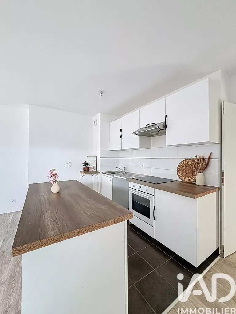Köök - Modern Apartment with Balcony in Montévrain