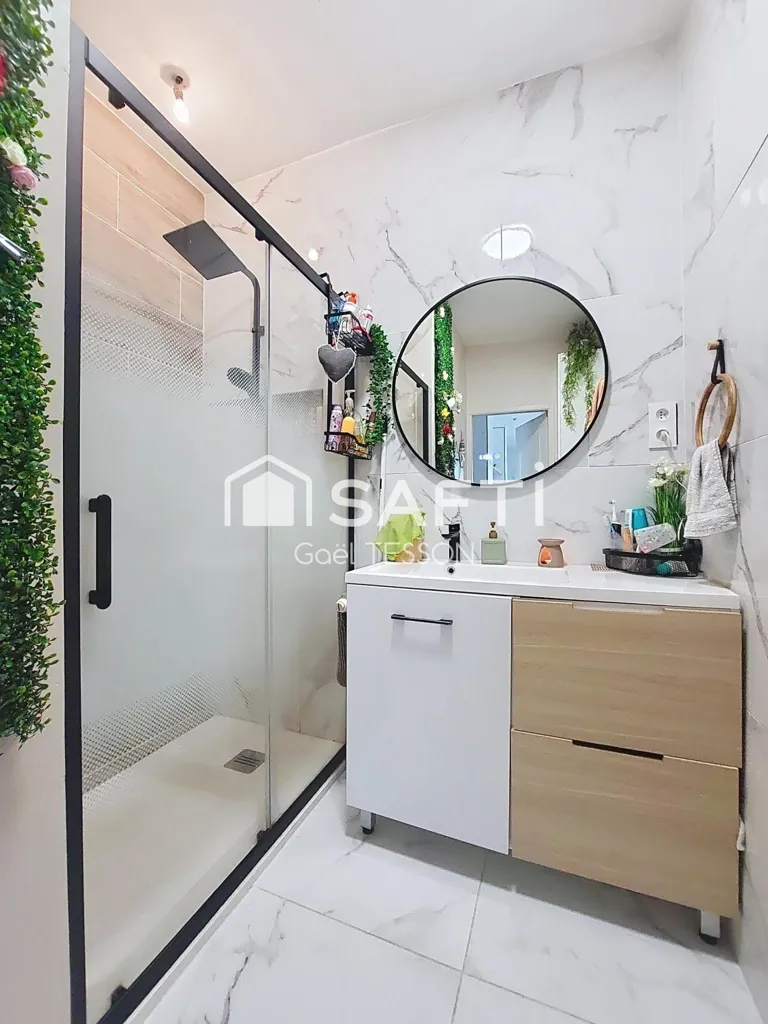 Salles de bain - Maison avec Jardin et Terrasse à Vélines