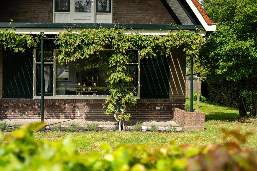 Välivaade - 1930s House with Garden in Terwispel