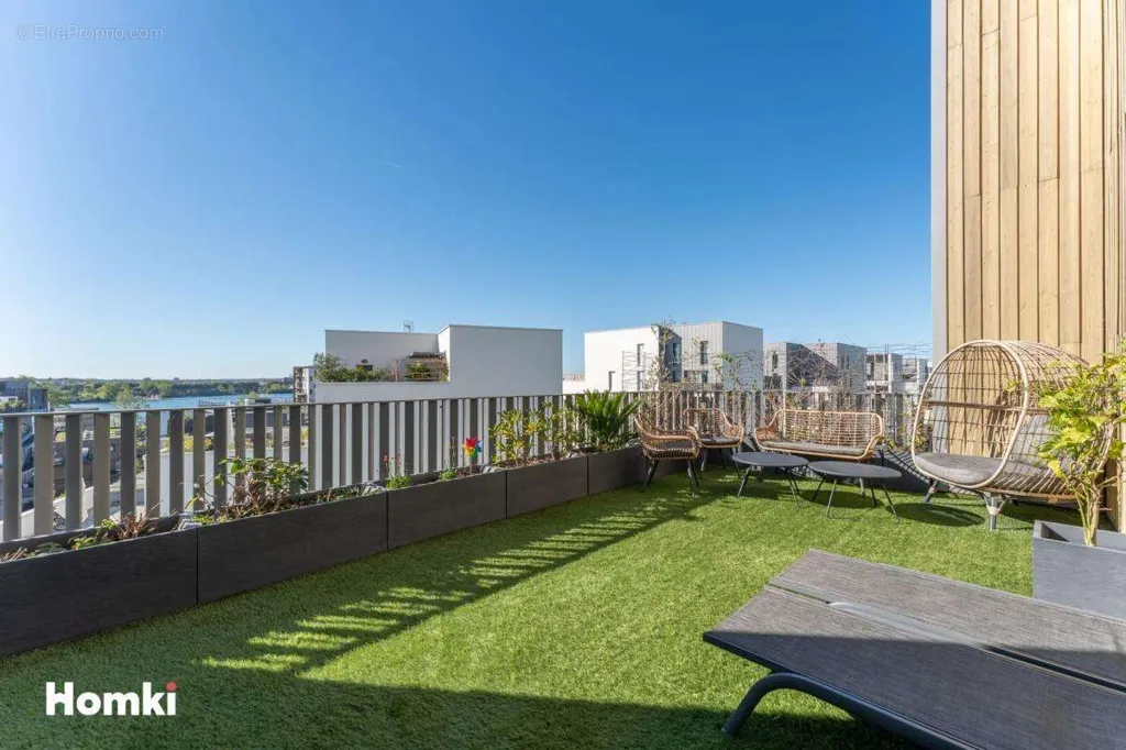 Terrasse - Duplex avec Terrasse et Vue Lac à Bordeaux