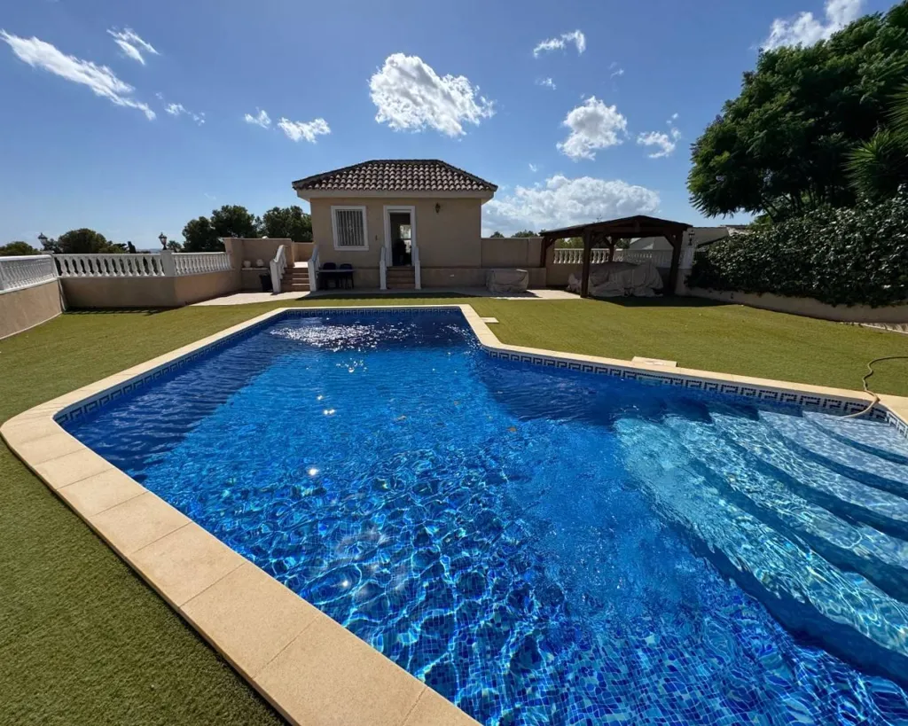 Bassein - Seven-Bedroom Villa with Pool in Ciudad Quesada