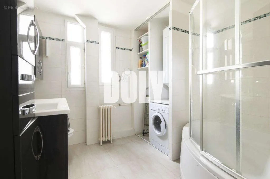 Vannitoad - Charming 2-Bed Flat with Courtyard View in Asnières