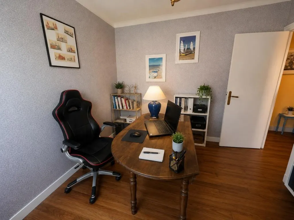 Office - 1950s House with Garden in Lanveur