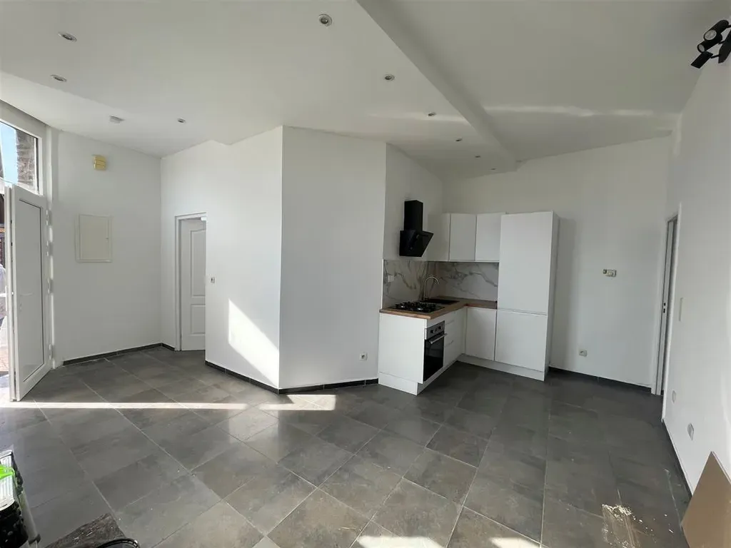 Küche - Renovated 1-Bedroom Apartment in Quaregnon