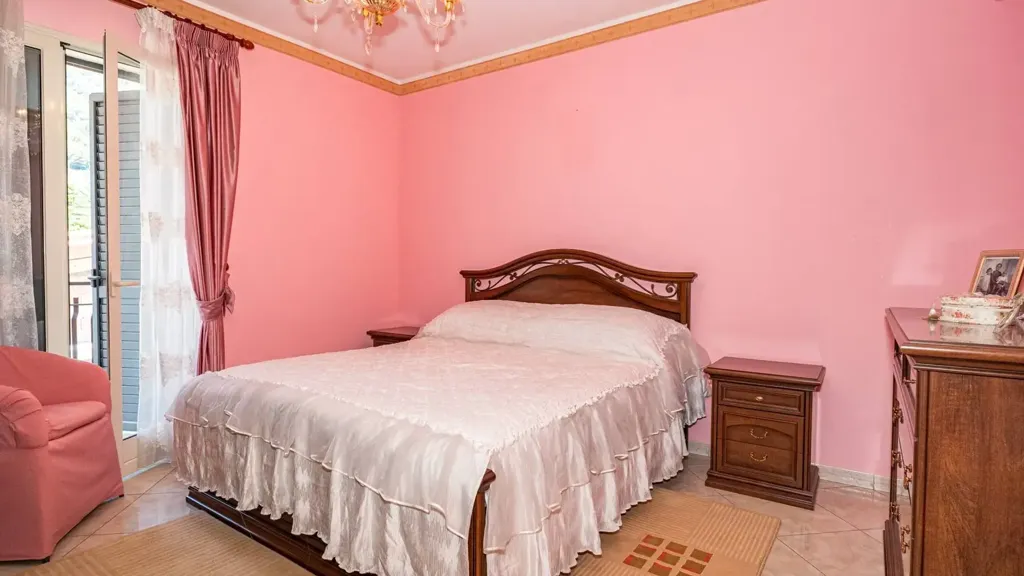 Chambres - Bifamiliare with Panoramic Views in Graniti