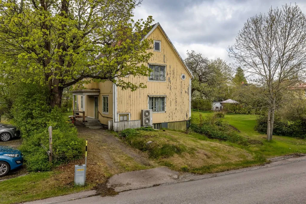 Extérieur - 1929 Villa with Development Potential in Östra Storgatan
