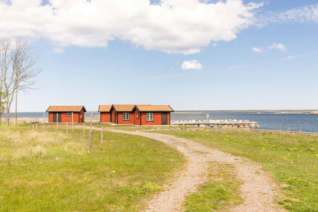 Aed - Charming Seafront Property in Stenskär
