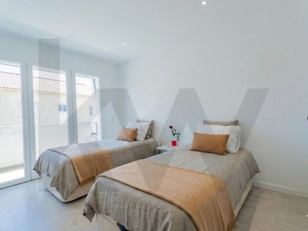 Magamistoad - Contemporary House with Pool in Odivelas
