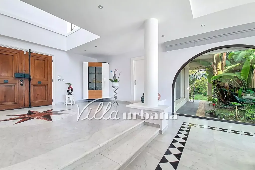 Hallway - House with Sea View and Pool in Antibes