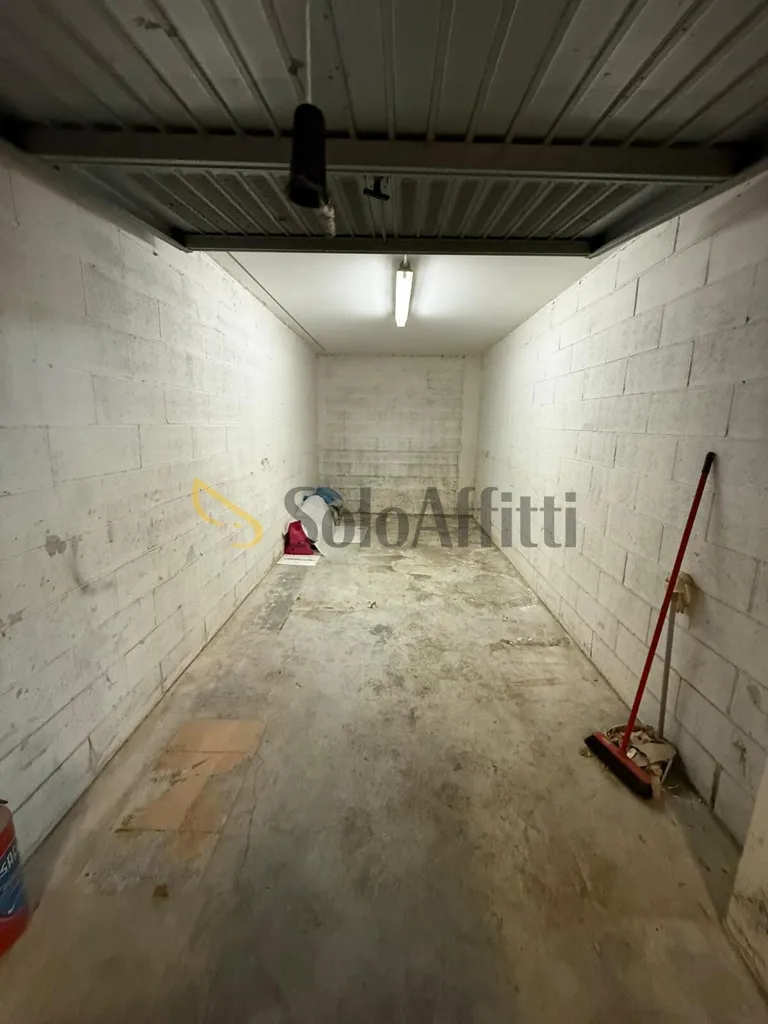 Garaaž - Studio Apartment with Balcony in Modena