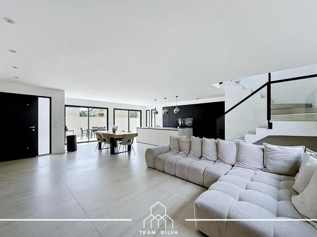 Elutuba - Contemporary Villa with Pool in Simandres