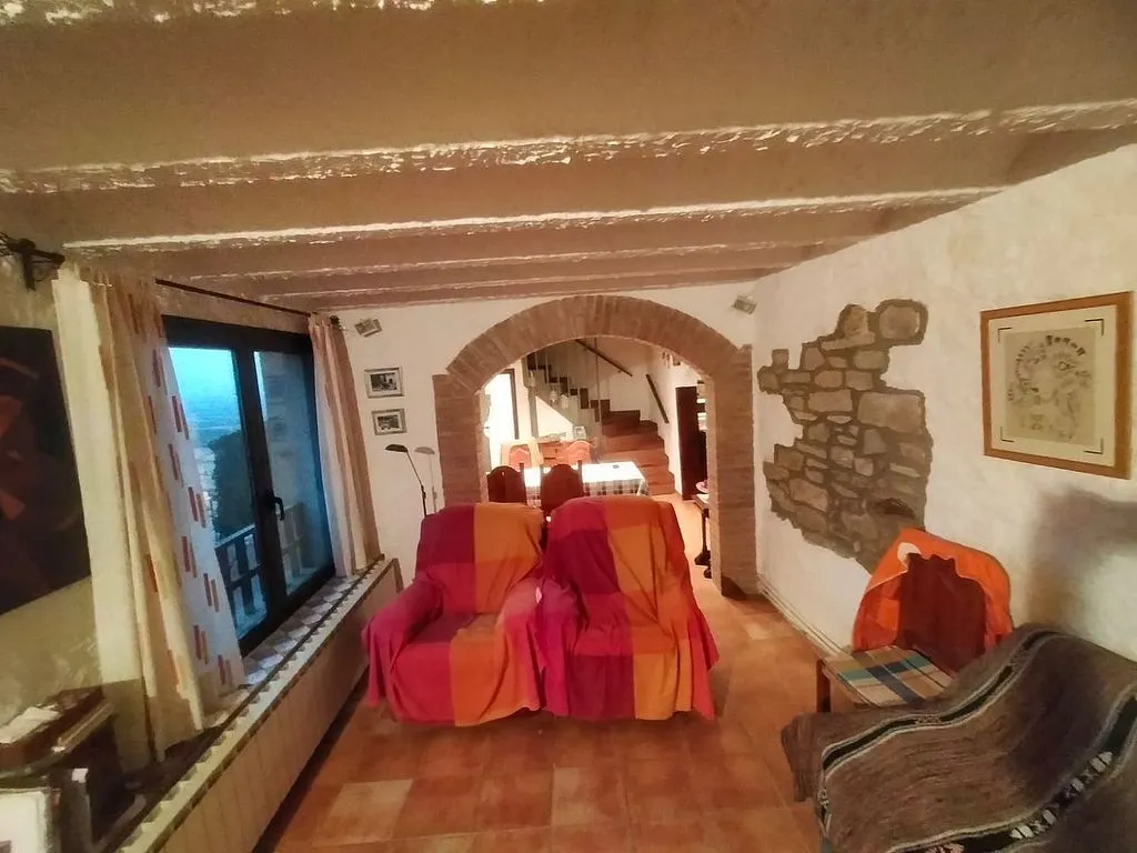 Elutuba - Sunny Terraced House with Views in Cubells