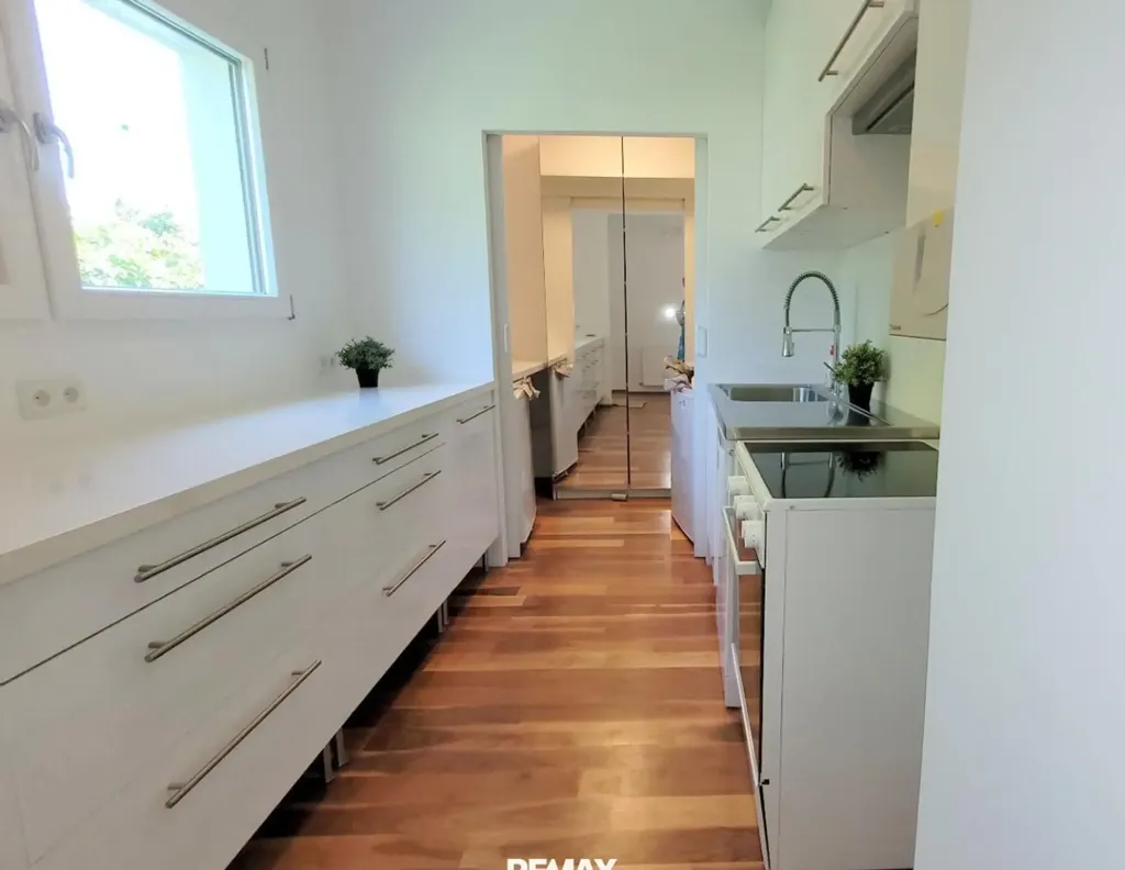 Cuisine - Architectural Row House in Mauer