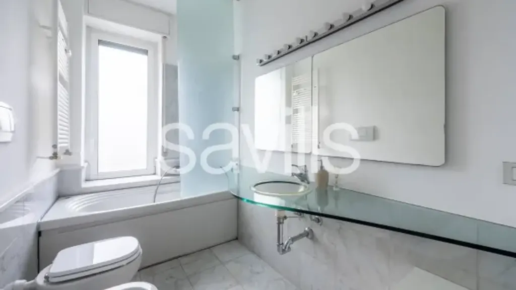 Salles de bain - Contemporary Flat with Balcony in Milan