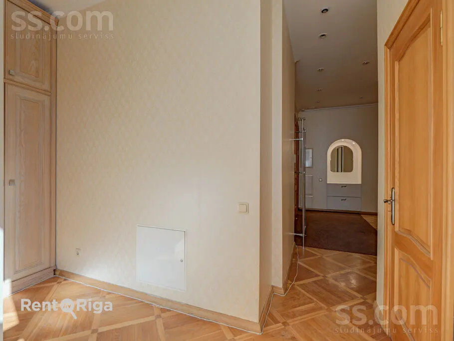 Appartement 4 pièces à Rīga