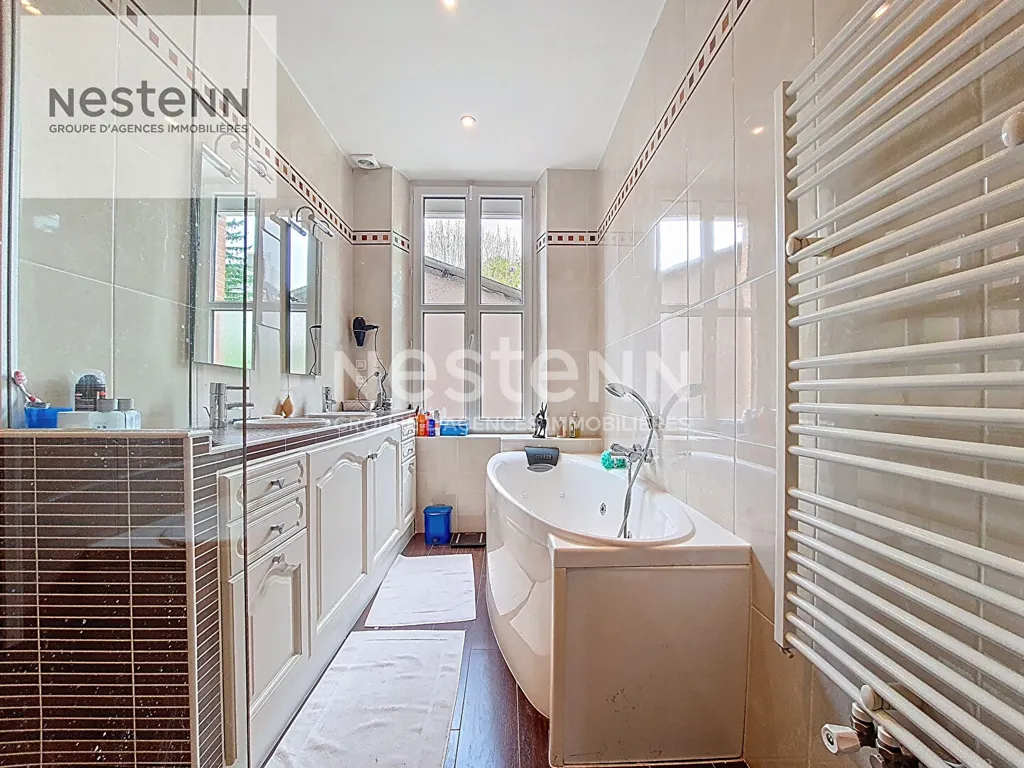 Bathrooms - 1930s House with Garden in Orleans