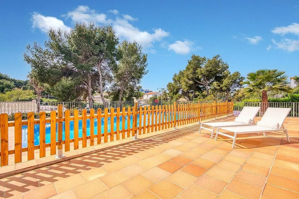 Pool - Chalet with Sea View and Pool in Cap Martí