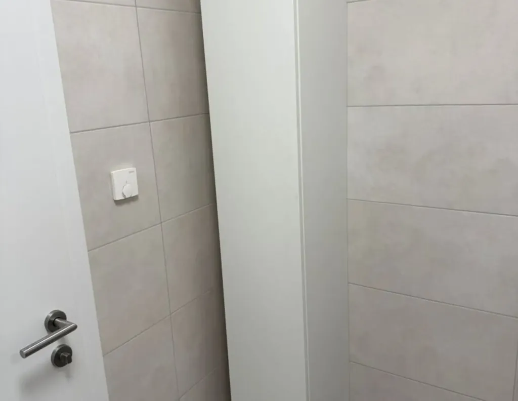 Salles de bain - Rented Flat with Balcony at Knittelfeld Centre