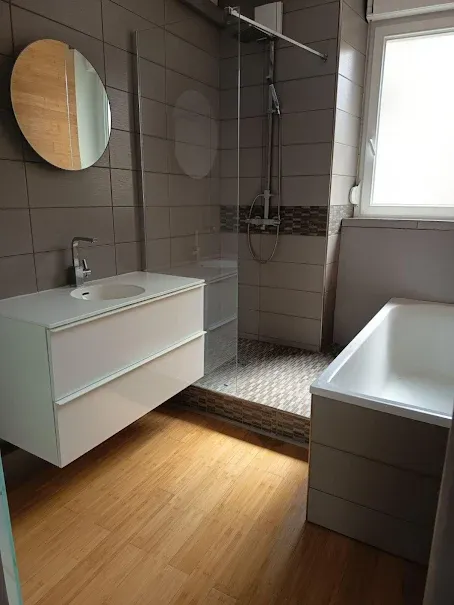 Vannitoad - Apartment with City Centre Proximity in Reims