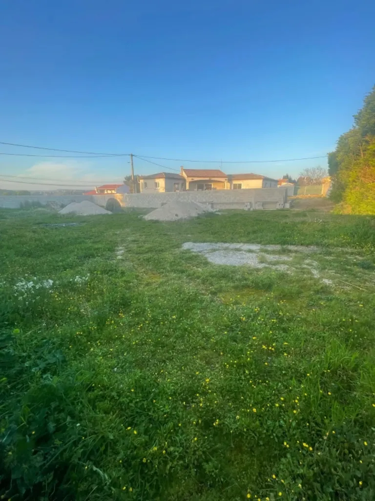 Garden - Constructible Plot with South Exposure in Pennes-Mirabeau