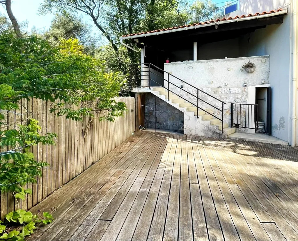 Terrasse - Duplex Atypique avec Terrasse à Tourrette-Levens
