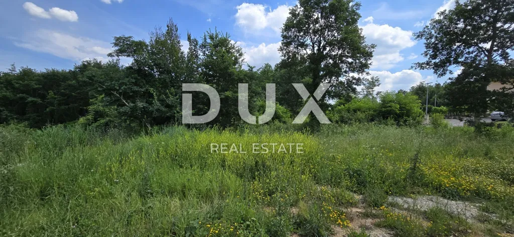 Garden - Building Plot with Sea View in Pićan, Istra