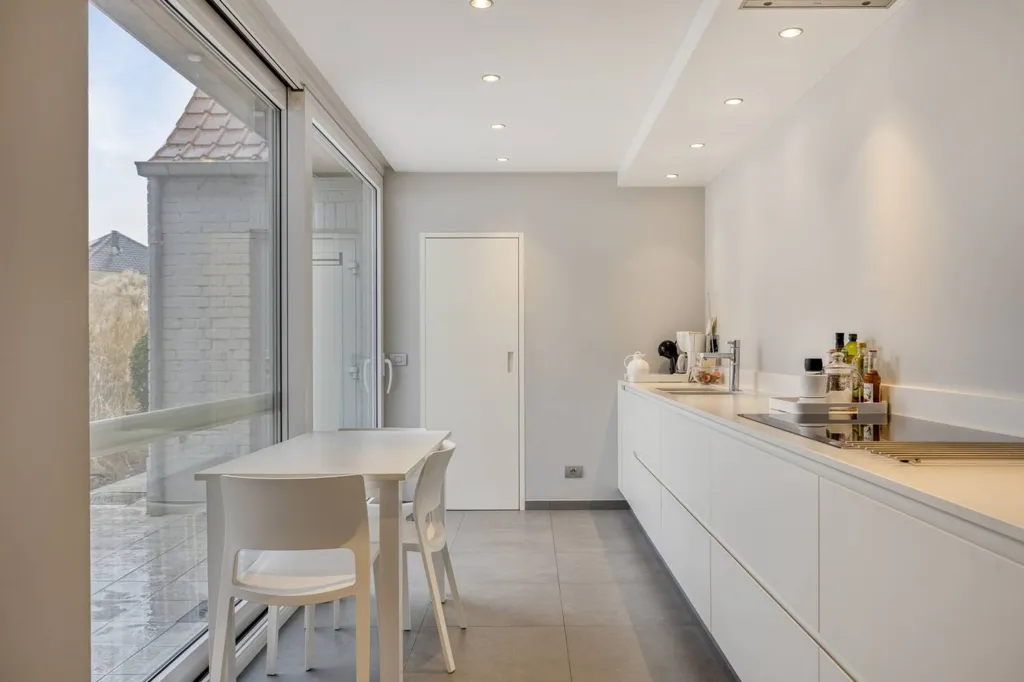 Kitchen - House with Separate Salon in Lendelede