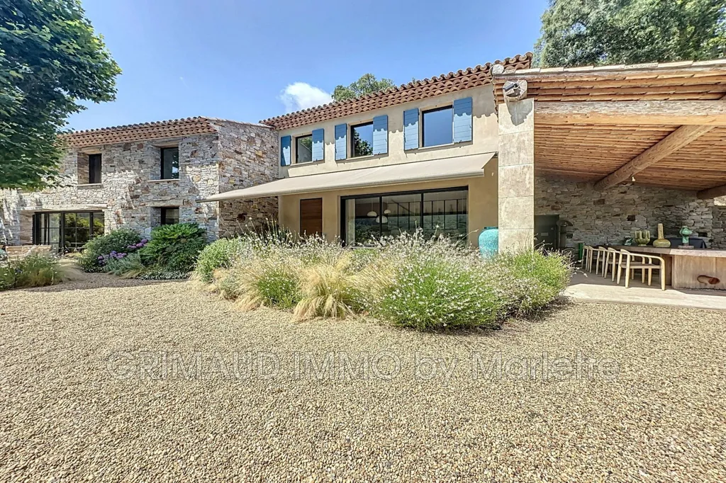 Außenansicht - Contemporary House with Pool in La Môle