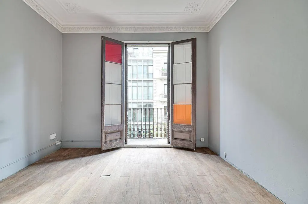 Toad - Luxury Apartment for Renovation in Eixample, Barcelona