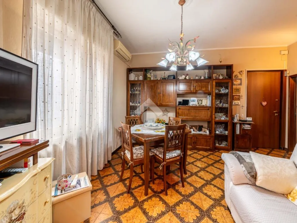 Salle à manger - Modernised 3-Room Apartment in Sacca, Modena