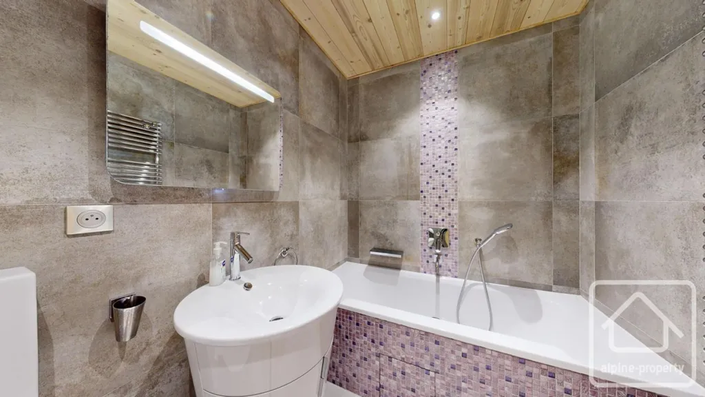 Vannitoad - Contemporary Chalet with Jacuzzi in Châtel