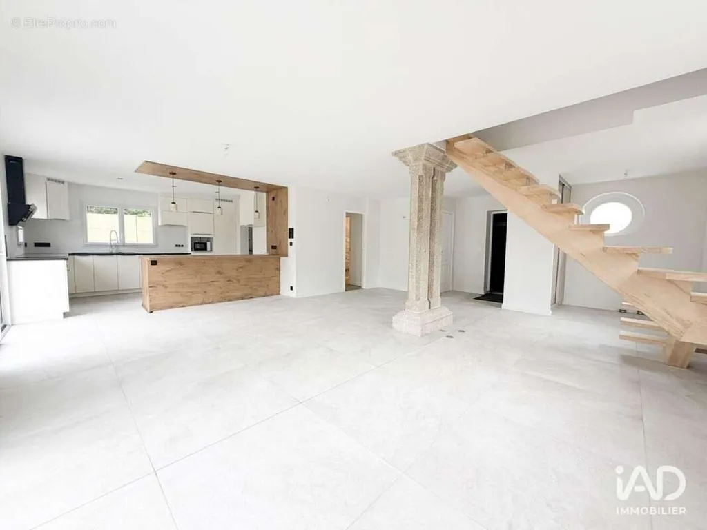 Maison 7 pièces à Monterblanc