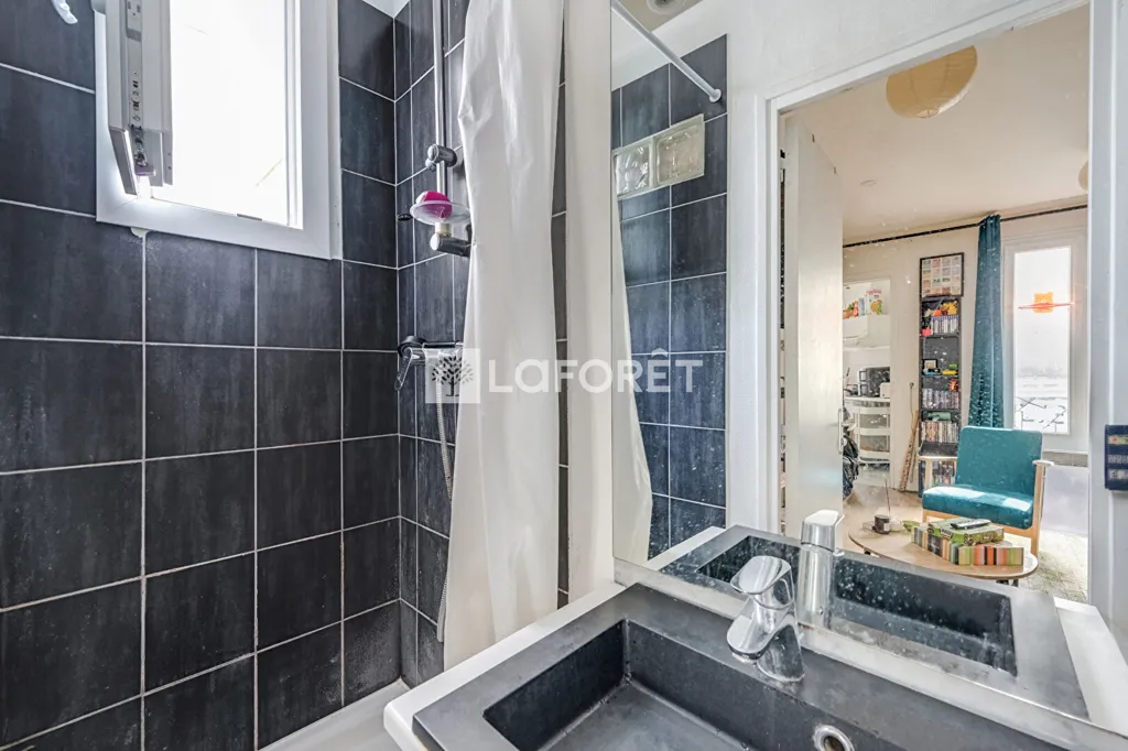 Vannitoad - Studio with Balcony in Paris 15th