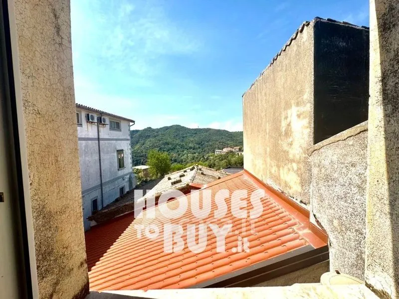 Rõdu - Apartment with Panoramic Terrace in Carfizzi