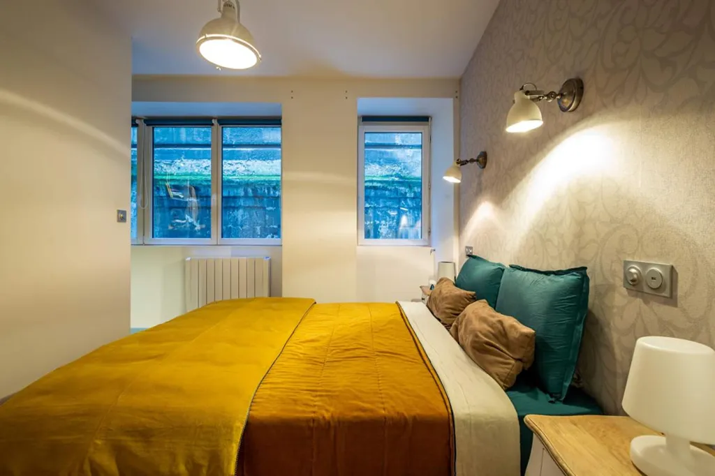Chambres - Appartement Rénové avec Poutrelles Eiffel à Bordeaux