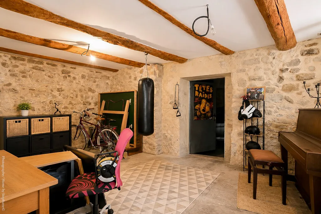 Pièces - Maison de Caractère avec Jardin et Dépendances à ROUSSET