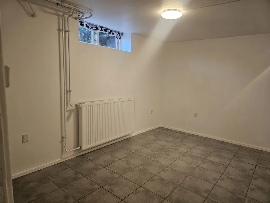 Pièces - Charming Basement Flat with Terrace in Lyngby