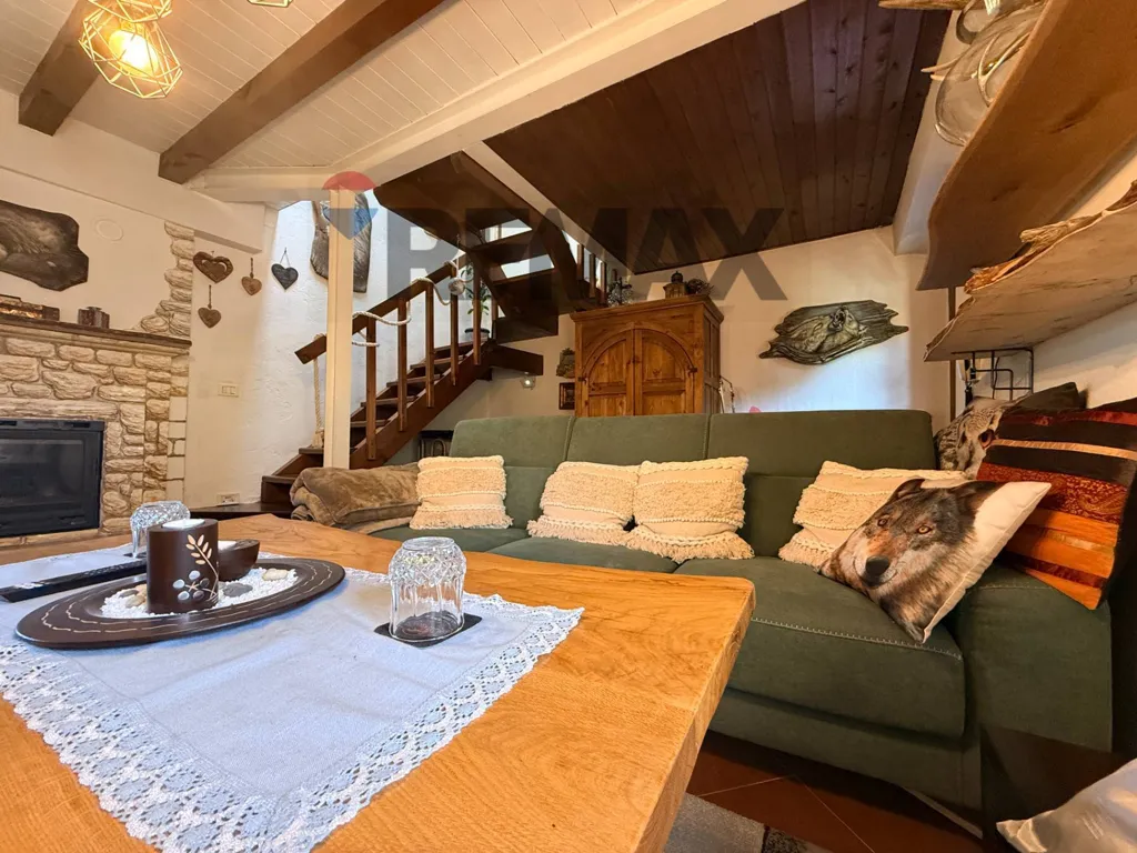 Soggiorno - Convent-Style Apartment with Terrace in Montaldo