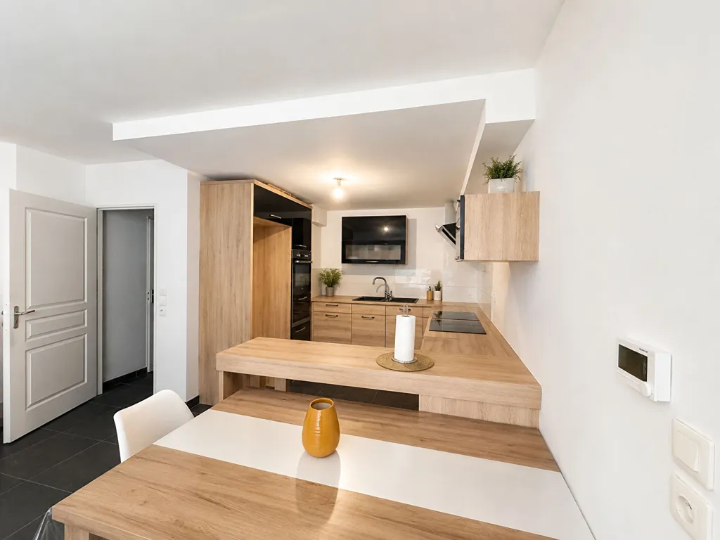 Cucina - City Centre Apartment with Balcony in Beauvais