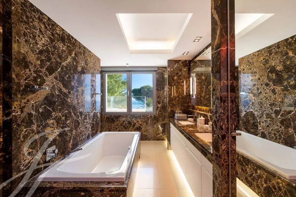 Vannitoad - Contemporary Villa with Sea View in Cannes