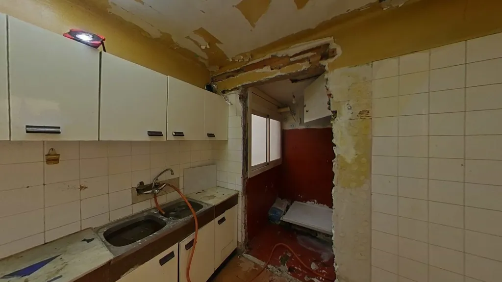 Kitchen - Apartment with Terrace in Terrassa, Barcelona