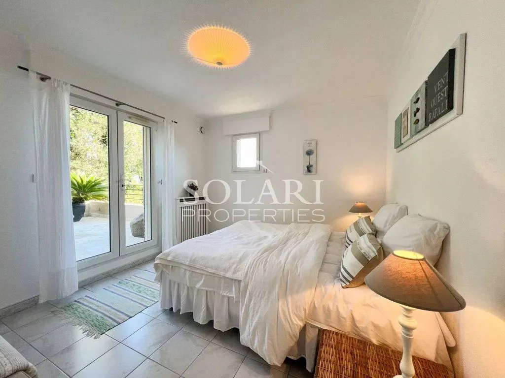Chambres - Villa de Luxe avec Piscine et Vue Mer à Théoule-sur-Mer