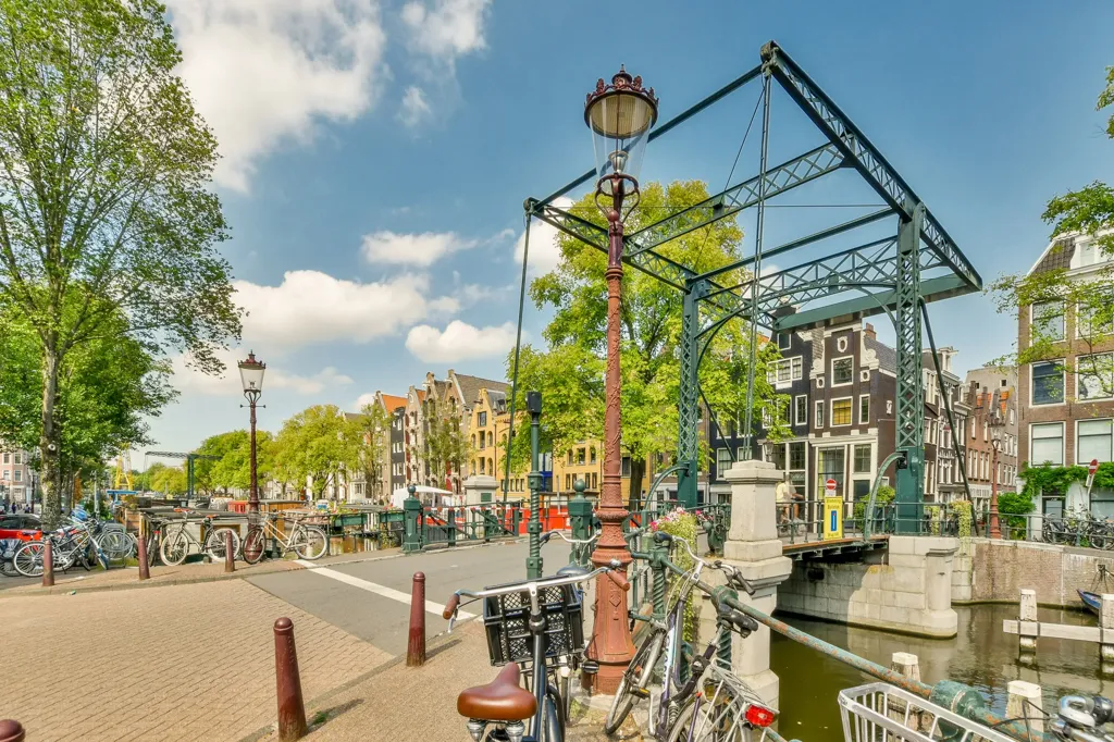 Charming Apartment with Balcony in Amsterdam