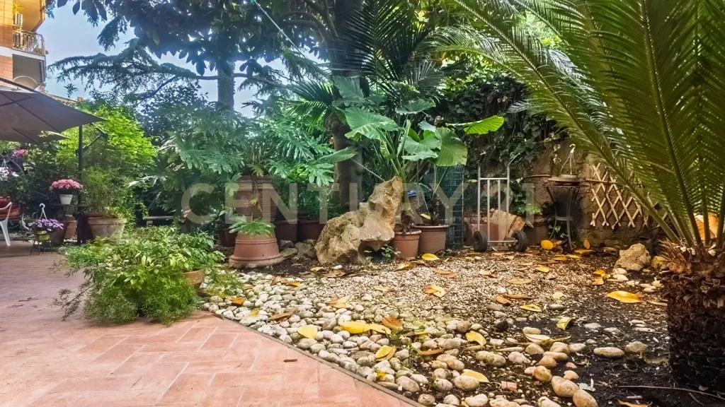 Terrass - Garden Apartment with Terrace in Monteverde, Rome